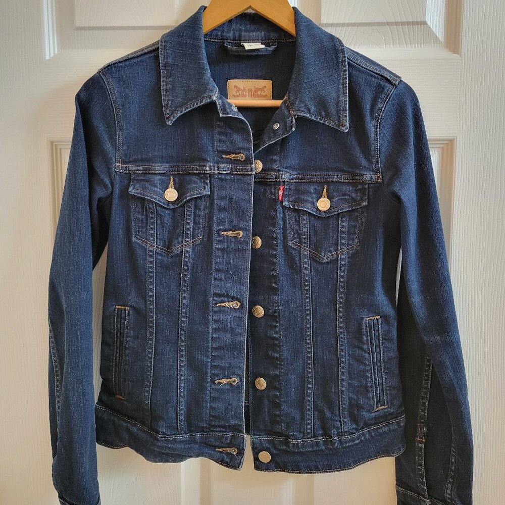 Classic Women's Levi Straus Jean Jacket